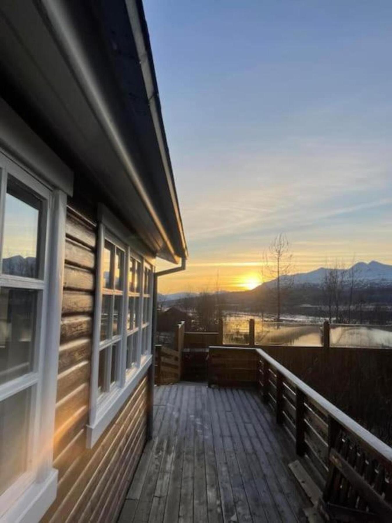 Cozy 2 Bedroom Cottage With Hot Tub Akureyri Extérieur photo