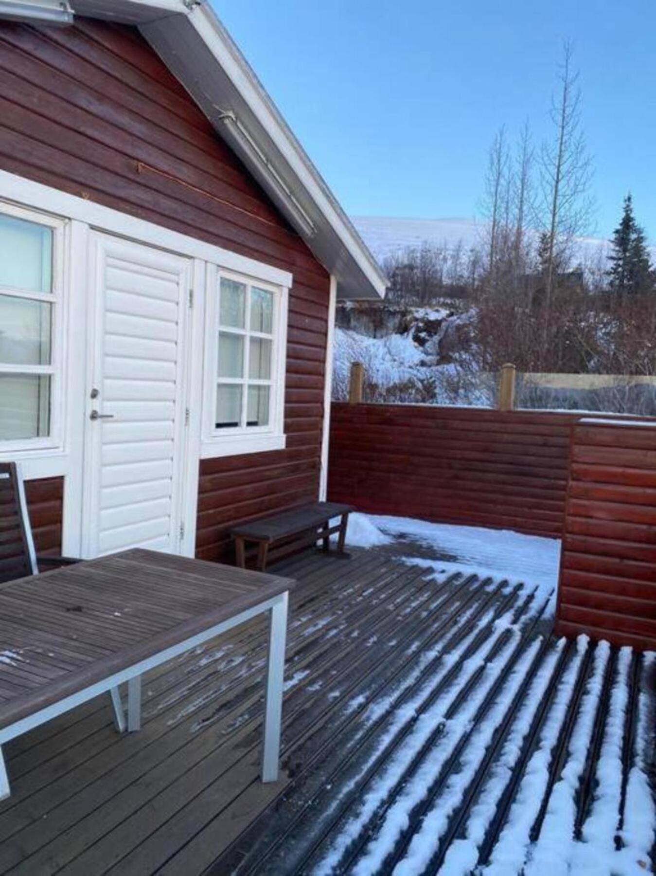 Cozy 2 Bedroom Cottage With Hot Tub Akureyri Extérieur photo
