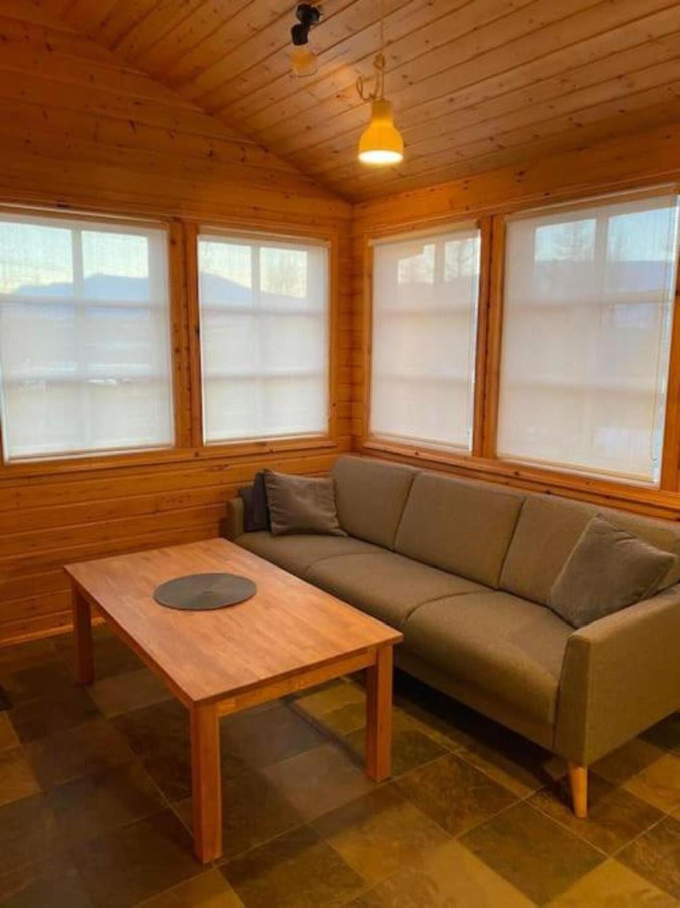 Cozy 2 Bedroom Cottage With Hot Tub Akureyri Extérieur photo